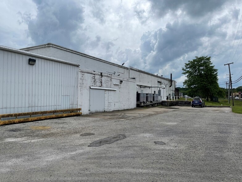 1597 S Washington St, Millersburg, OH for lease - Building Photo - Image 2 of 11