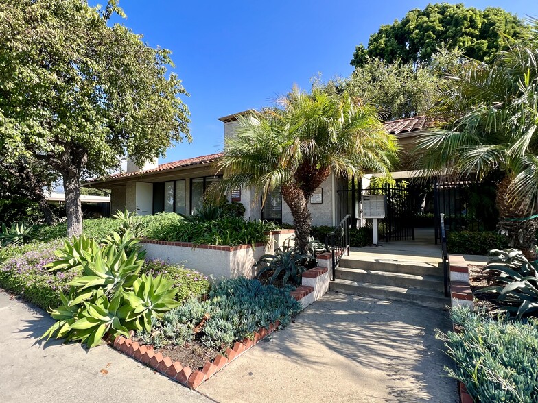 5320 Carpinteria Ave, Carpinteria, CA for lease - Building Photo - Image 1 of 19