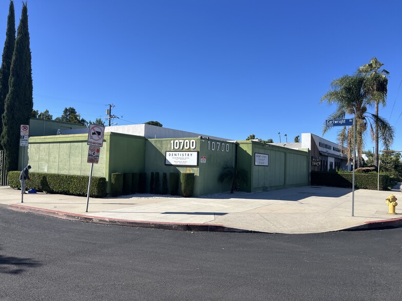 10700 Burbank Blvd, North Hollywood, CA for sale - Building Photo - Image 1 of 22