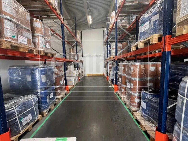 Flex in Vitrolles for sale - Building Photo - Image 3 of 4