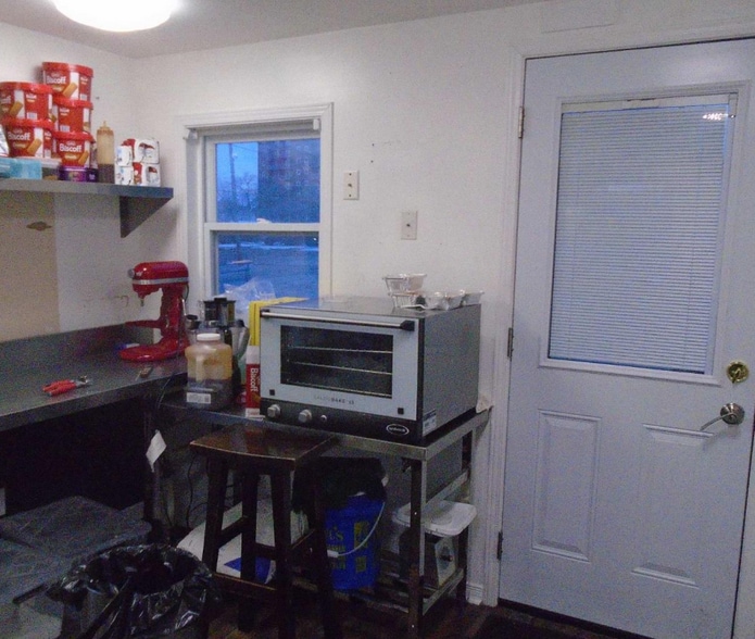 910-912 St Laurent Blvd, Ottawa, ON for sale - Interior Photo - Image 2 of 9