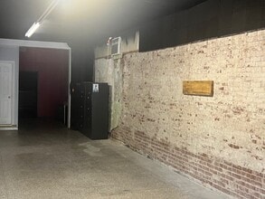 1340 E Division St, Evansville, IN for lease Interior Photo- Image 2 of 4