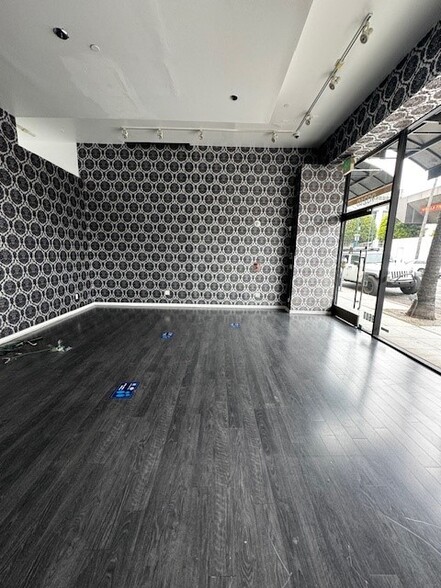 9601-9609 Santa Monica Blvd, Beverly Hills, CA for lease - Interior Photo - Image 3 of 16