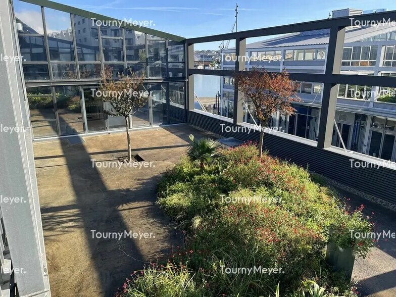 Office in Bordeaux for lease - Interior Photo - Image 3 of 7