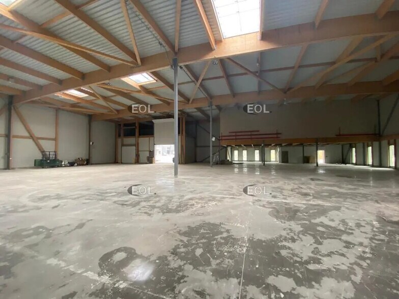 Flex in Courtry for lease - Building Photo - Image 3 of 7