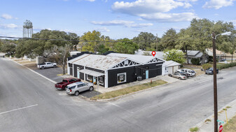 321 E Fannin St, Luling TX - Warehouse