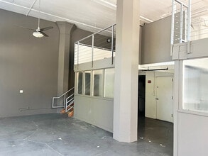 555 NW Park Ave, Portland, OR for lease Interior Photo- Image 1 of 6