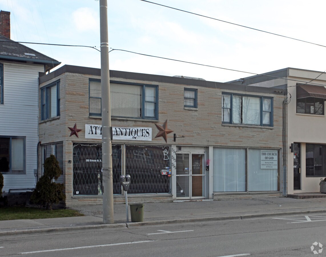 251255 Simcoe St S, Oshawa, ON L1H 4H3