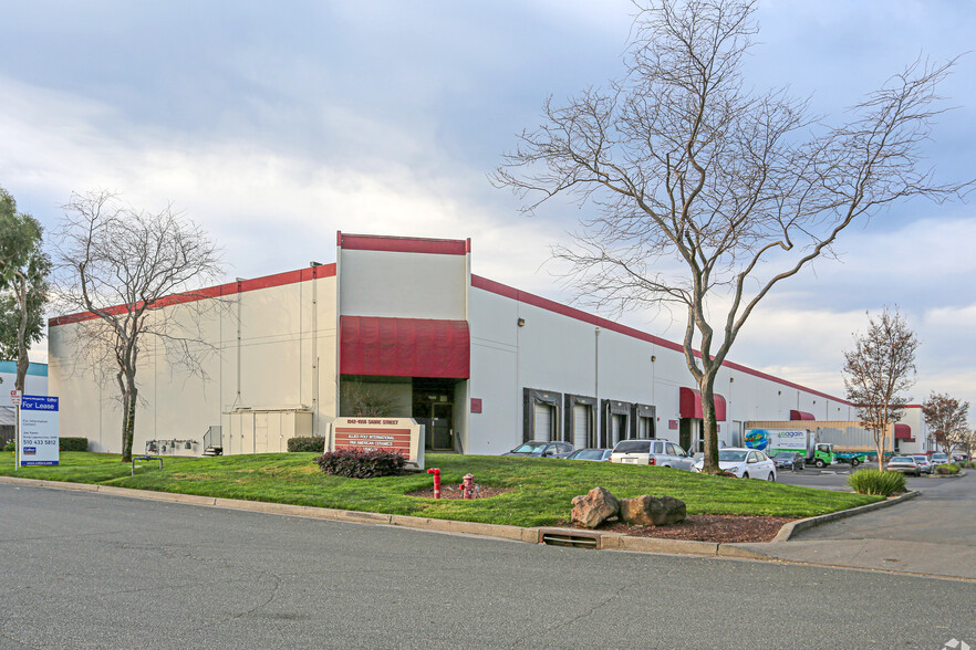 1942-1958 Sabre St, Hayward, CA for lease - Building Photo - Image 1 of 7