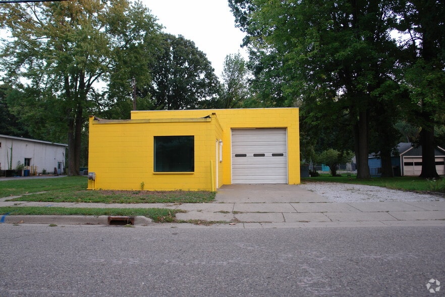 2453 S Rundle Ave, Lansing, MI for sale - Building Photo - Image 2 of 3
