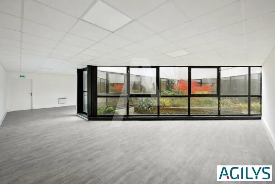 Flex in Villebon-sur-Yvette for lease - Building Photo - Image 2 of 13