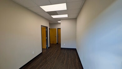 450 Pike Park Dr, Lawrenceville, GA for lease Interior Photo- Image 2 of 8