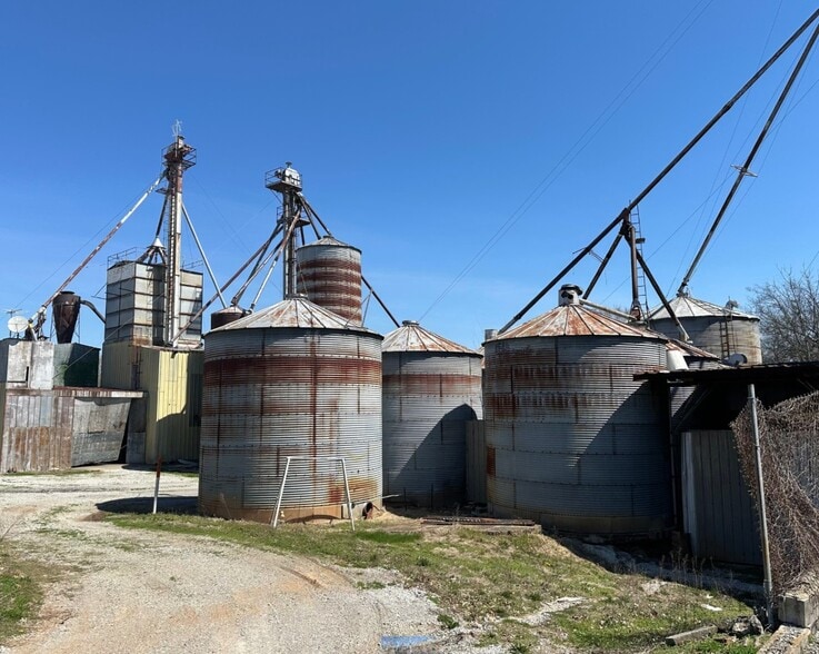 103 E Gallatin St, Adairville, KY for sale - Building Photo - Image 2 of 2