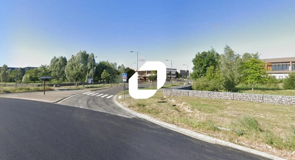 Retail in Collégien for lease - Aerial - Image 2 of 9