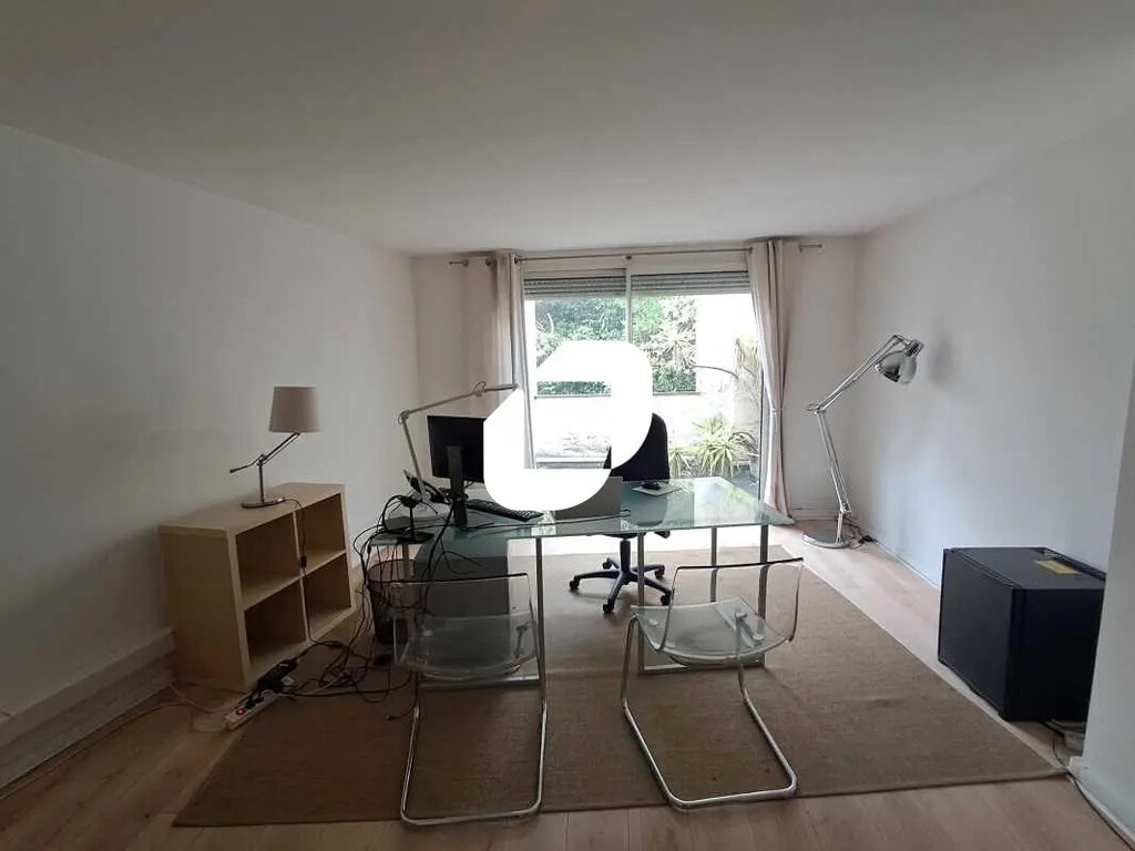 Location Bureaux 100 m² à 200 m² - Photo 1