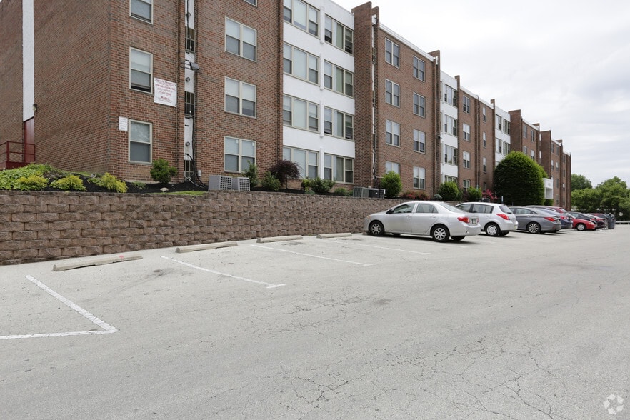 Philadelphia Workforce Housing Portfolio portfolio of 3 properties for sale on LoopNet.com - Primary Photo - Image 3 of 3