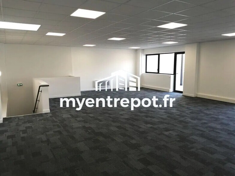 Flex in Marignane for sale - Interior Photo - Image 2 of 6