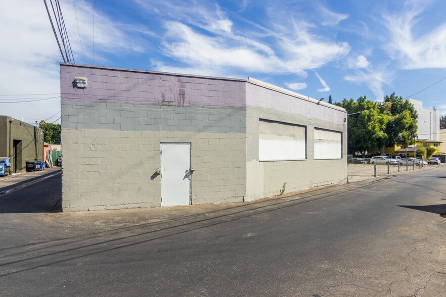 11129 Hartsook St, North Hollywood, CA for lease - Building Photo - Image 3 of 27