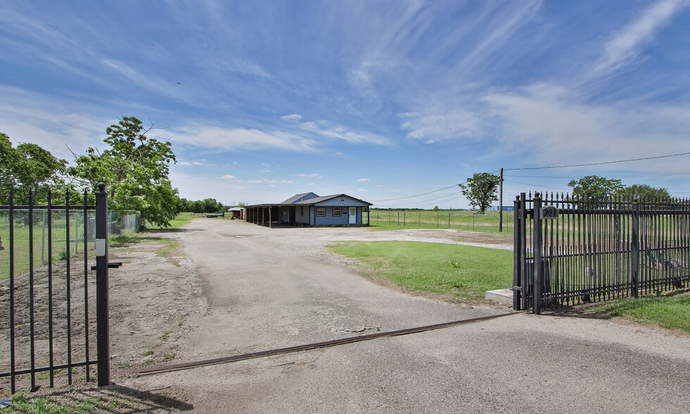 241 McKeever Rd, Rosharon, TX for sale - Building Photo - Image 3 of 12