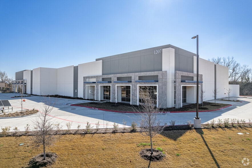 1207 Farmers Rd, Grand Prairie, TX for lease - Building Photo - Image 2 of 21