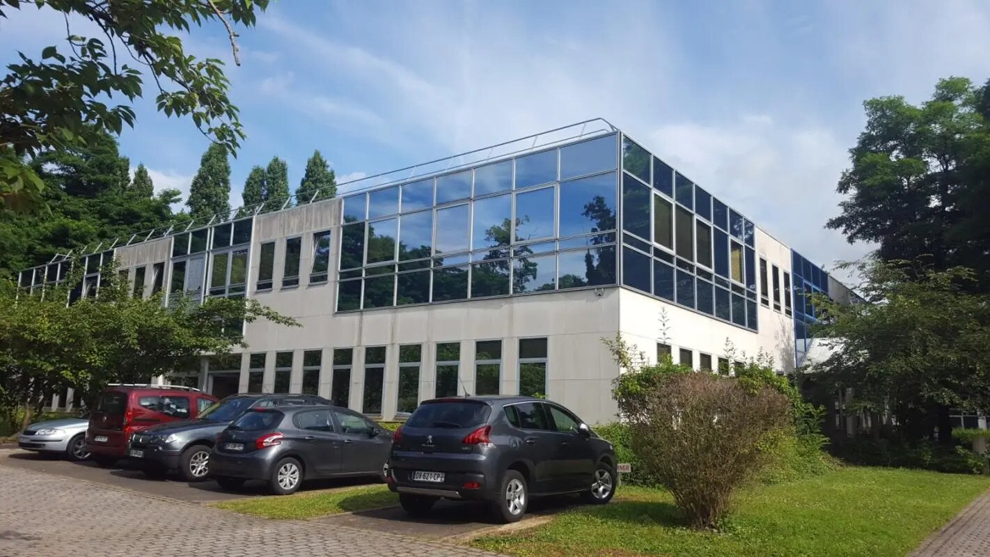 8 Rue Rosa Luxemburg, ÉRAGNY for lease Primary Photo- Image 1 of 7