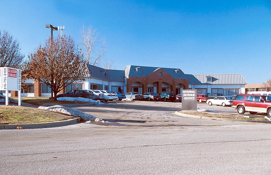 3730 S Elizabeth St, Independence, MO for lease - Primary Photo - Image 1 of 15