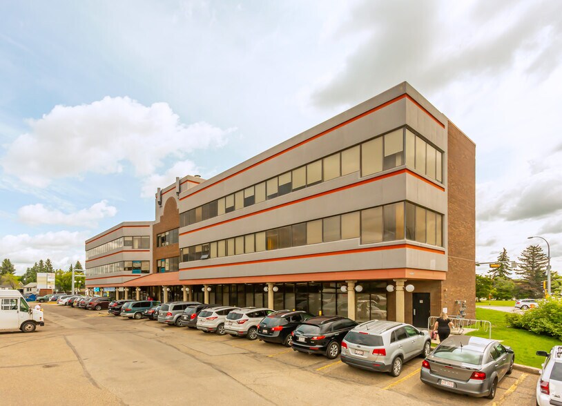 11808 St. Albert Trail NW, Edmonton, AB T5L 4G4 Circle Square