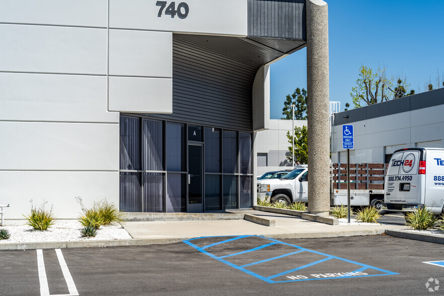 740 S Milliken Ave, Ontario, CA for lease - Building Photo - Image 2 of 7