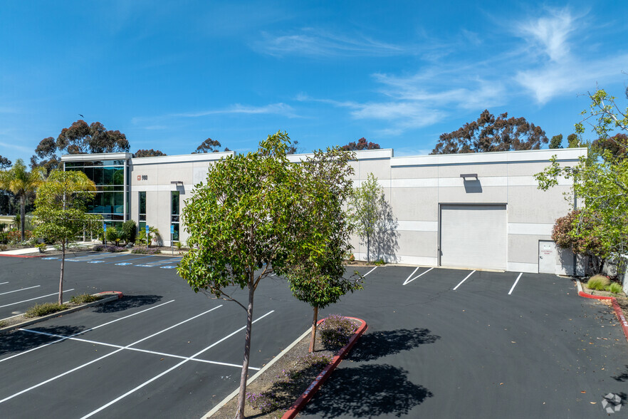 980 Rancheros Dr, San Marcos, CA for lease - Building Photo - Image 2 of 8