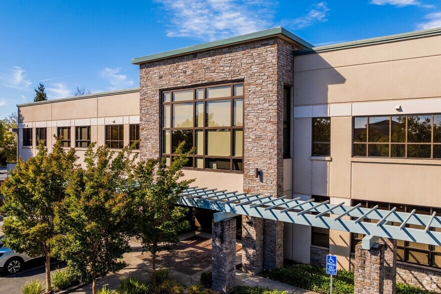 5140 Business Center Dr, Fairfield, CA for lease - Building Photo - Image 3 of 26