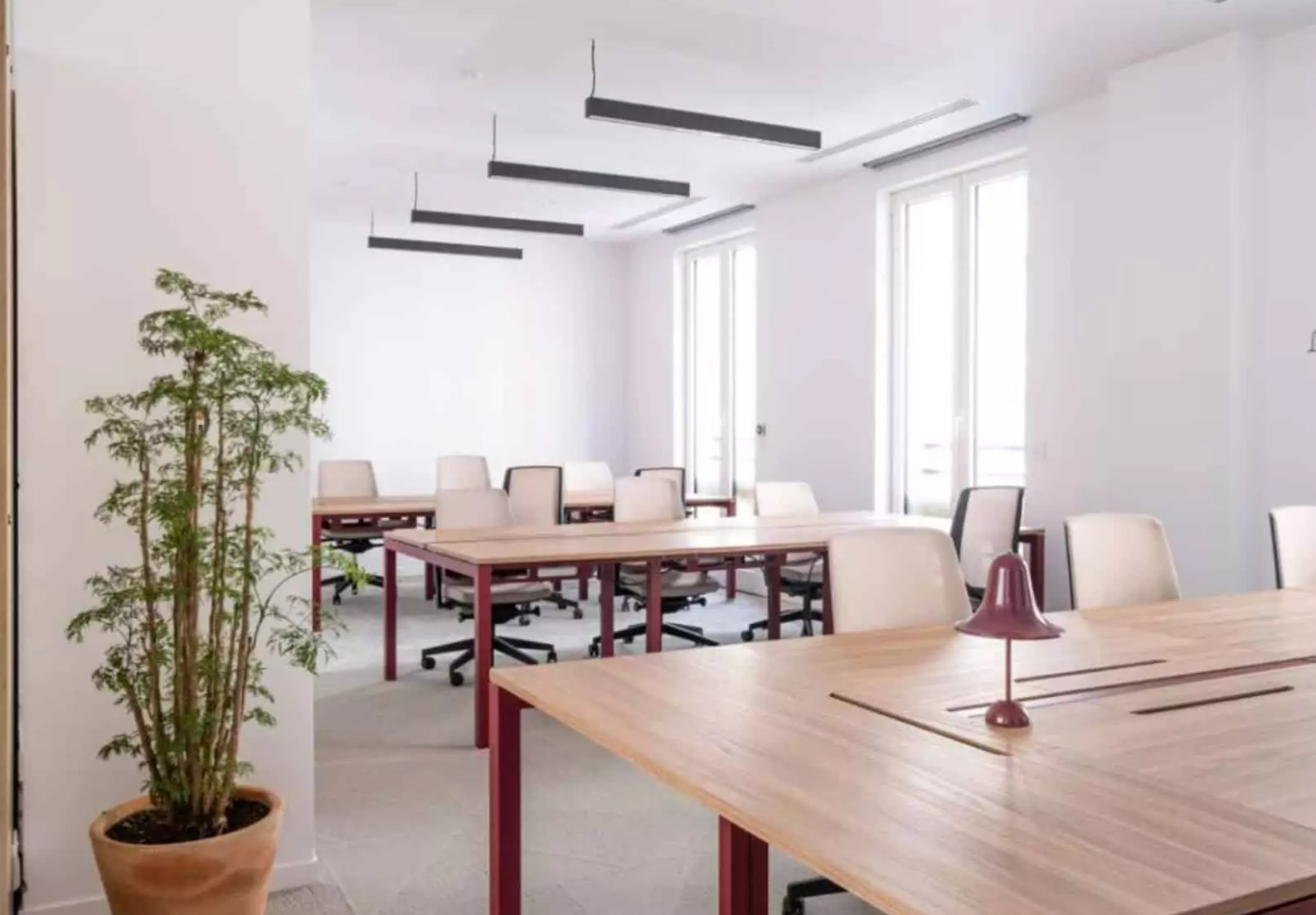 Coworking Space in Paris for lease Interior Photo- Image 1 of 3