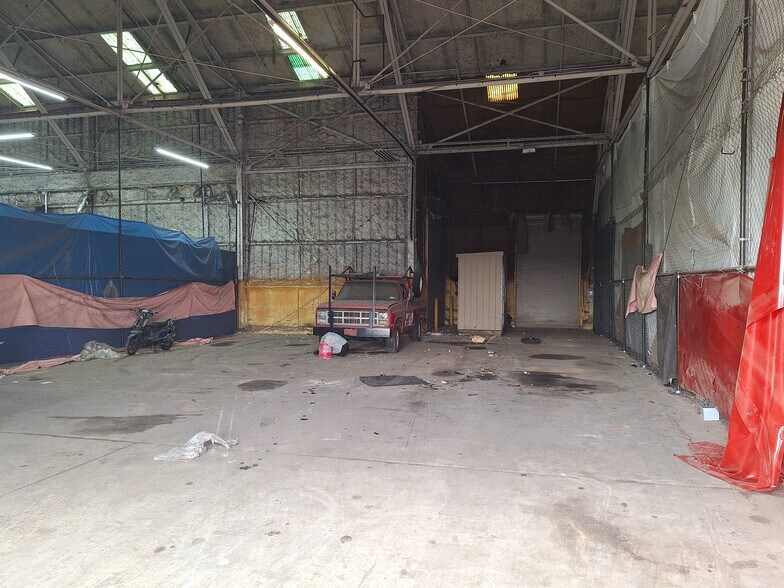 754 Columbia St, Brooklyn, NY for sale - Interior Photo - Image 1 of 1