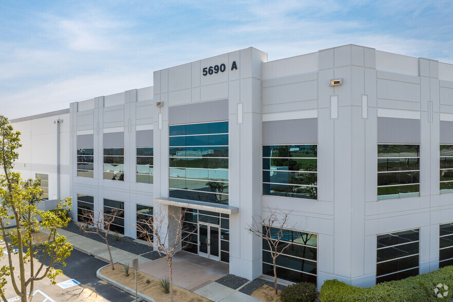 5690 Industrial Pky, San Bernardino, CA for lease - Building Photo - Image 3 of 7