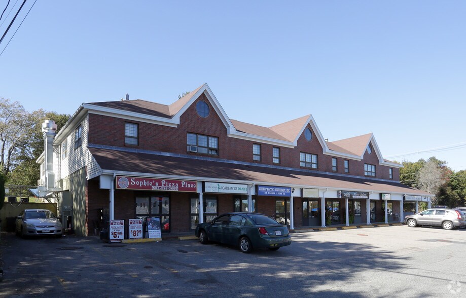 479 Turnpike St, Easton, MA 02375