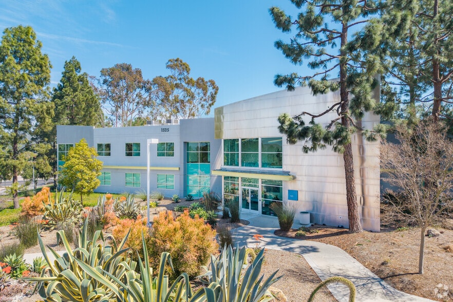 1525-1535 Rancho Conejo portfolio of 2 properties for sale on LoopNet.com - Building Photo - Image 1 of 2