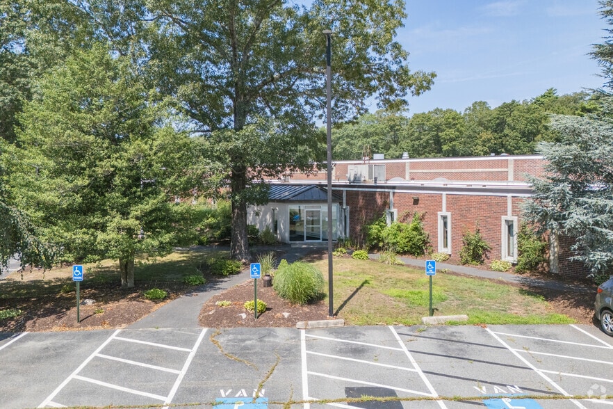 55 Samuel Barnet Blvd, New Bedford, MA for sale - Primary Photo - Image 1 of 1