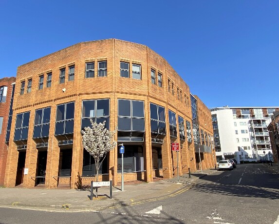 31-35 High St, Kingston Upon Thames for lease - Building Photo - Image 2 of 6