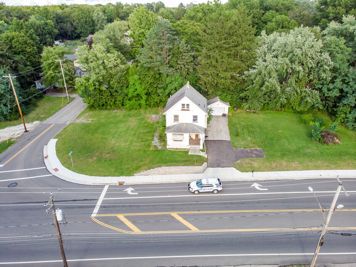 1391 Main St, Mineral Ridge, OH 44440