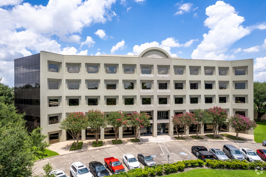 16420 Park Ten Place Dr, Houston, TX for lease - Building Photo - Image 3 of 28