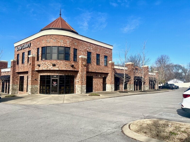 205 W High St, Lebanon, TN for lease - Building Photo - Image 1 of 7
