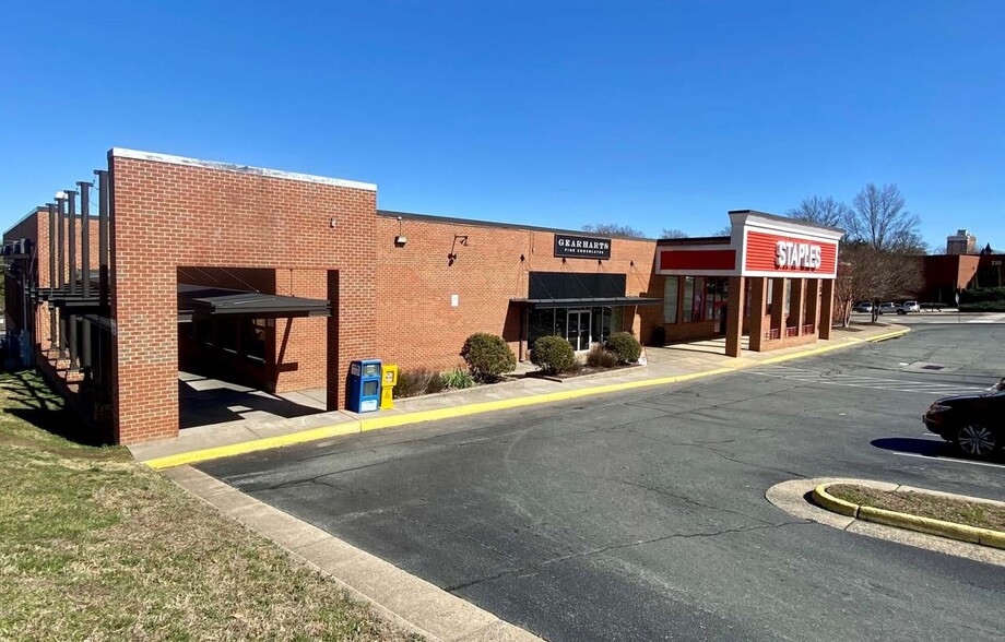 243-259 Ridge-McIntire Rd, Charlottesville, VA for lease - Building Photo - Image 1 of 8