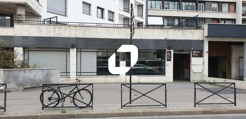 Retail in Boulogne-Billancourt for lease Building Photo- Image 1 of 2
