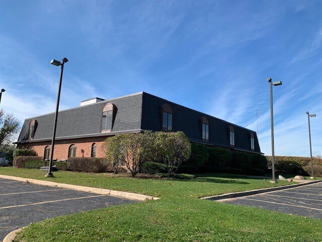 1819 Dot St, McHenry, IL for sale Primary Photo- Image 1 of 1