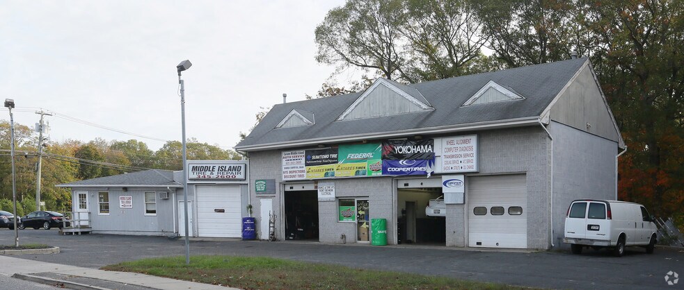 8 Middle Country Rd, Coram, NY for sale - Primary Photo - Image 1 of 1