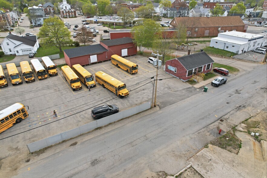 7 Wallace St, Rochester, NH for sale - Building Photo - Image 2 of 6