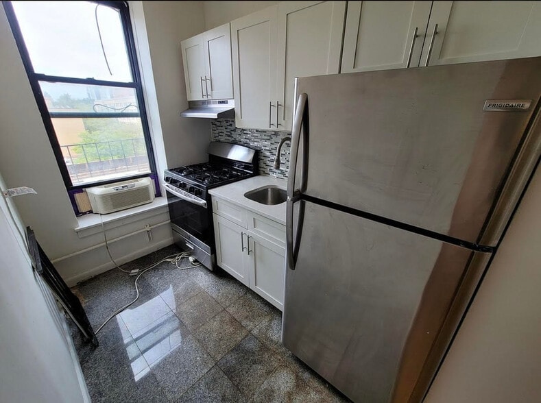 100 E 123rd St, New York, NY for sale - Building Photo - Image 2 of 12