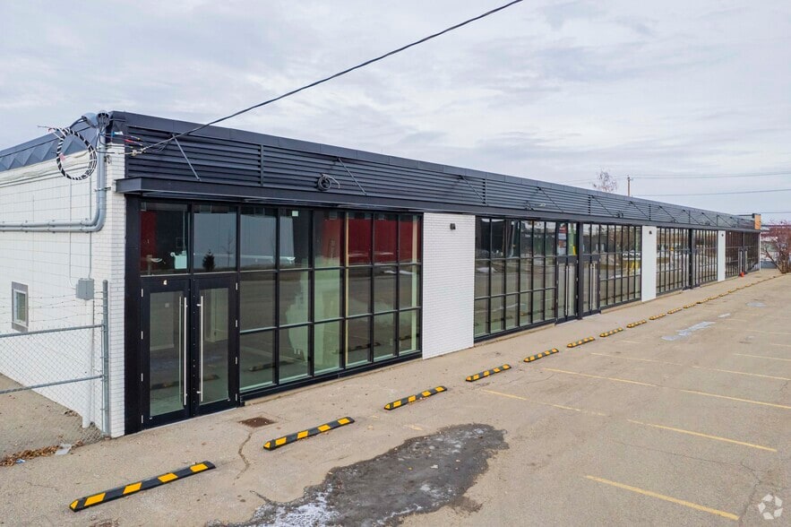 Highfield Commercial Portfolio portfolio of 3 properties for sale on LoopNet.com - Primary Photo - Image 1 of 3