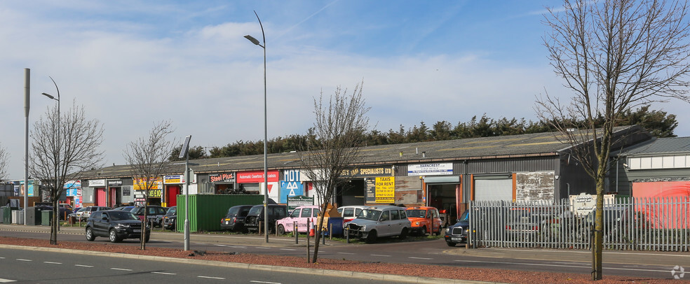 69-83 New Rd, Rainham for sale - Primary Photo - Image 1 of 5