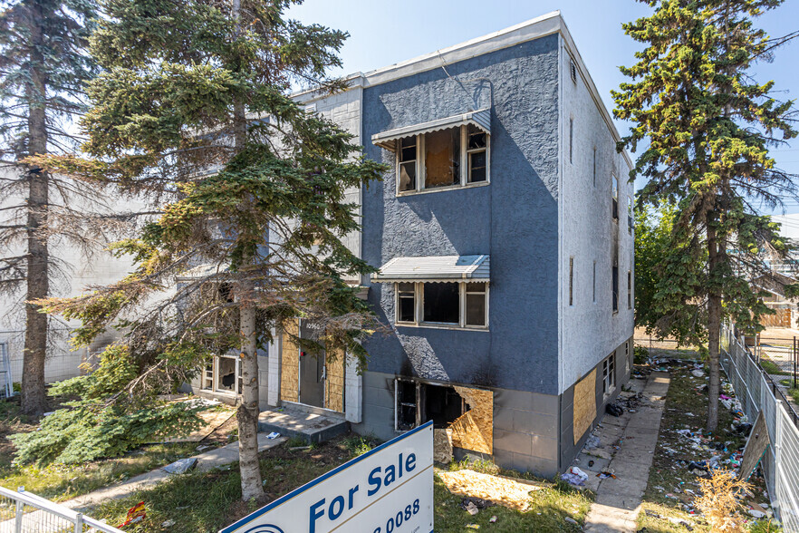 10960 97th St NW, Edmonton, AB for sale - Primary Photo - Image 1 of 1