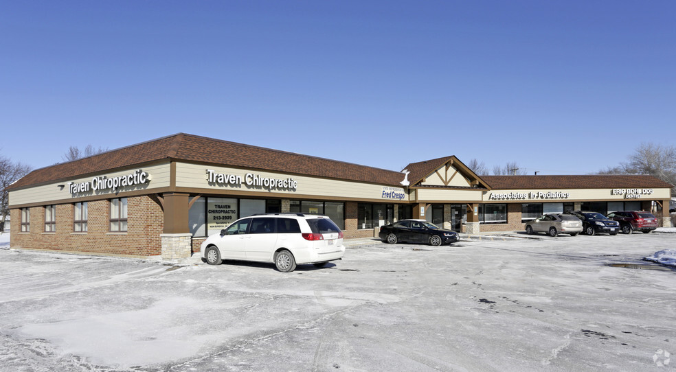 1010-1024 E Schaumburg Rd, Streamwood, IL for lease - Building Photo - Image 2 of 3